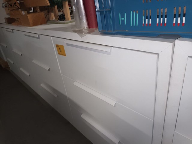 Lot 80 - dubbelzijdige ladekast - afbeelding 1 van  3