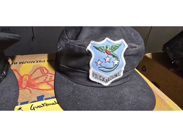 Lot 80 - guatemala 1 kepie + 1 pet - afbeelding 3 van  3