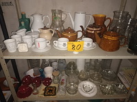 Lot 80 - keukengerei en huisraad. inhoud rek - afbeelding 3 van  4