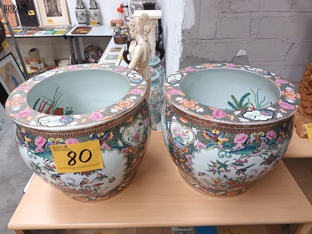 Lot 80 - koppel chinese bloempotten - afbeelding 2 van  7