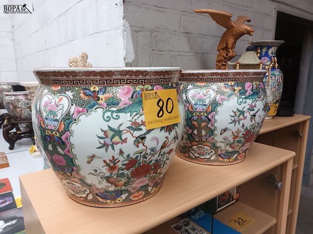 Lot 80 - koppel chinese bloempotten - afbeelding 7 van  7