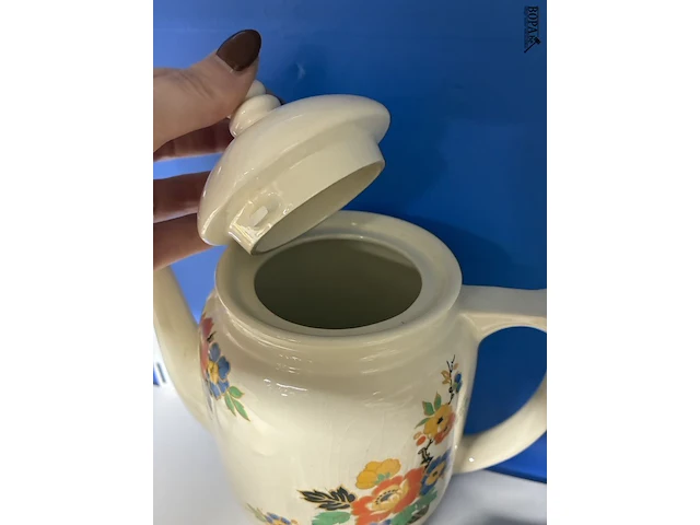 Lot 80 - lot keramiek met stempel - afbeelding 7 van  10