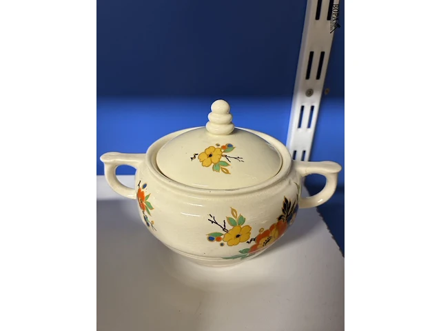 Lot 80 - lot keramiek met stempel - afbeelding 9 van  10