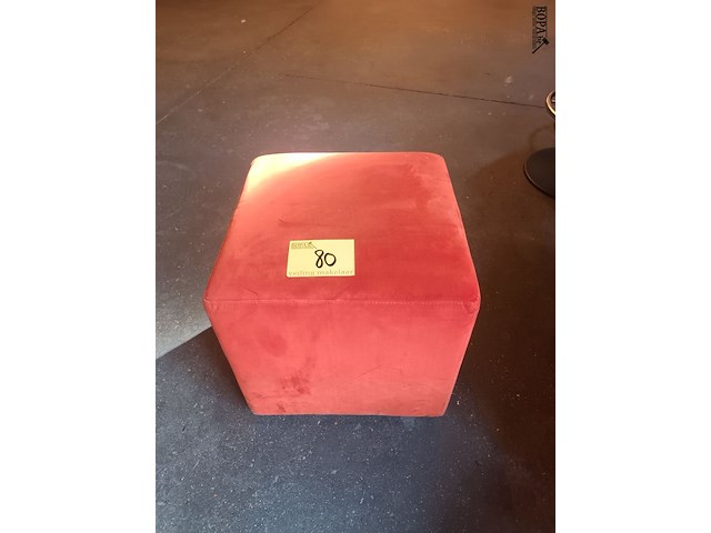 Lot 80 - oranje zitkubus. 4 stuks - afbeelding 1 van  4