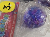 Lot 80 - orb odditeez beadiballz, nieuw 11 stuks - afbeelding 2 van  3