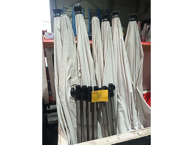 Lot 80 - parasol. 7 stuks - afbeelding 1 van  3