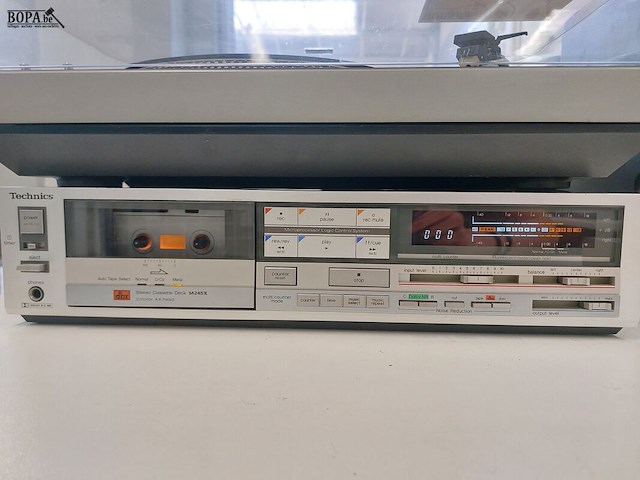 Lot 80 - platenspeler en cassetespeler technics - afbeelding 2 van  5