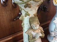 Lot 80 - royal dux. meisje met kippen - afbeelding 3 van  5