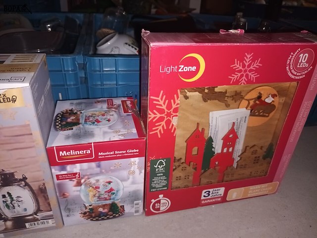 Lot 80 - verlichte kerstdecoratie. 6 stuks - afbeelding 3 van  5