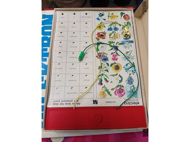 Lot 80 - vintage elektro gezelschapsspelen. 3 stuks - afbeelding 3 van  7