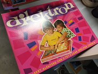 Lot 80 - vintage elektro gezelschapsspelen. 3 stuks - afbeelding 6 van  7