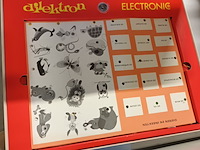 Lot 80 - vintage elektro gezelschapsspelen. 3 stuks - afbeelding 7 van  7