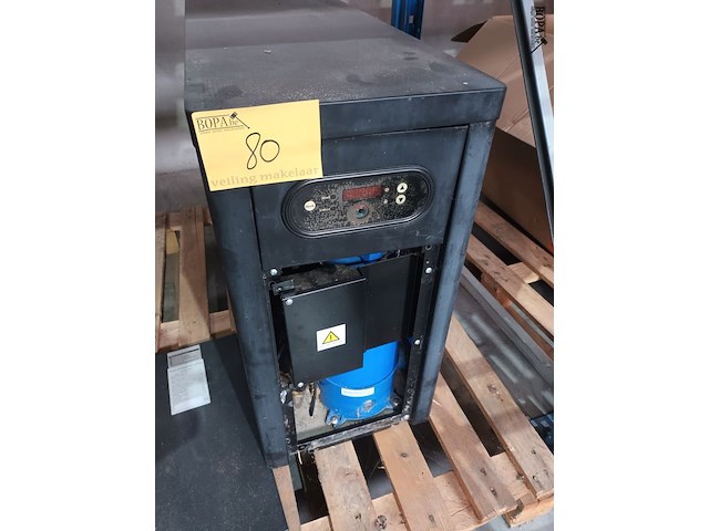 Lot 80 - warmtepomp voor zwembad - afbeelding 1 van  3