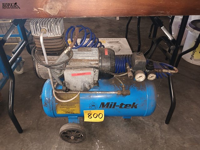 Lot 800 - compressor mil-tek - afbeelding 1 van  3