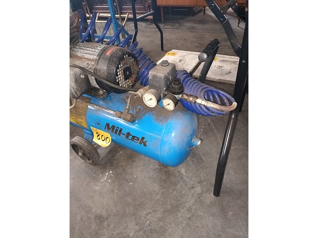 Lot 800 - compressor mil-tek - afbeelding 3 van  3