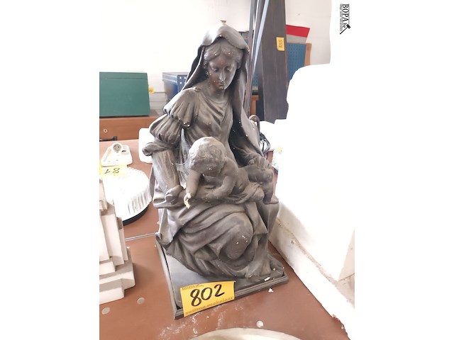 Lot 802 - beeld maria met kind in gips - afbeelding 1 van  3