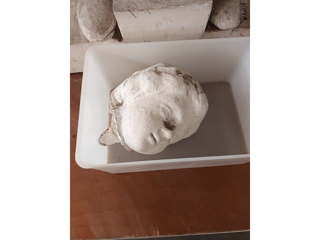 Lot 804 - groot beeld maria in gips - afbeelding 2 van  4