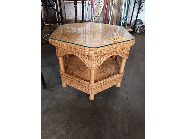 Lot 805 - rotan salontafel - afbeelding 2 van  3