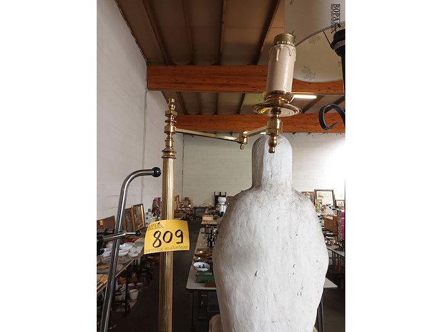 Lot 809 - staande lamp in koper - afbeelding 3 van  3