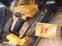 Lot 81 - accu tacker dewalt - afbeelding 1 van  4