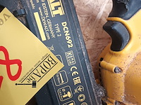 Lot 81 - accu tacker dewalt - afbeelding 3 van  4