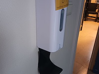 Lot 81 - dispensers voor ontsmetting. 5 stuks - afbeelding 2 van  2