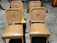 Lot 81 - klassieke houten eetkamerstoelen met lederen bekleding en de - afbeelding 1 van  7