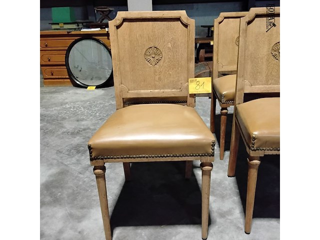 Lot 81 - klassieke houten eetkamerstoelen met lederen bekleding en de - afbeelding 2 van  7