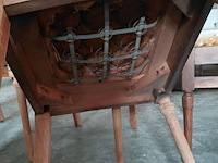 Lot 81 - klassieke houten eetkamerstoelen met lederen bekleding en de - afbeelding 7 van  7
