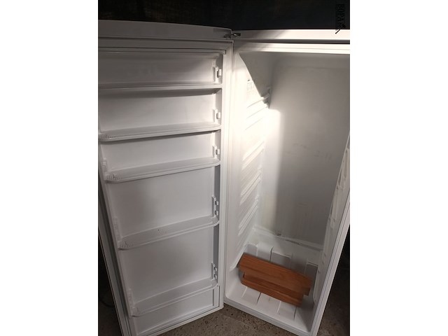 Lot 81 - koelkast beko - afbeelding 4 van  4