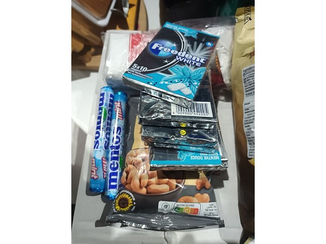 Lot 81 - kruiden en verpakte voeding - afbeelding 5 van  7