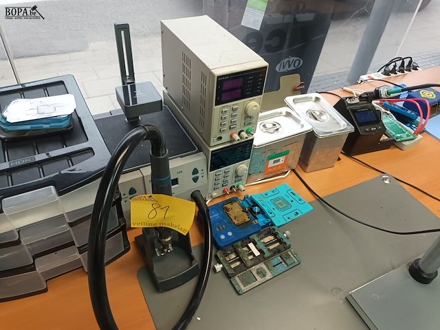 Lot 81 - materiaal voor gsm reparatie - afbeelding 2 van  9