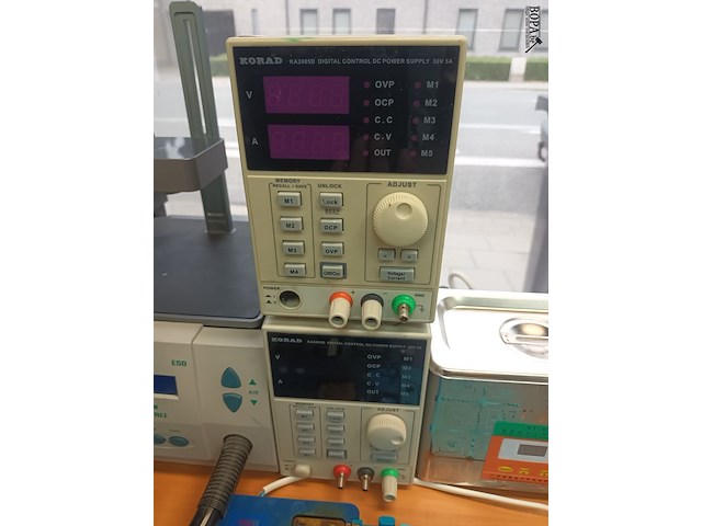 Lot 81 - materiaal voor gsm reparatie - afbeelding 6 van  9