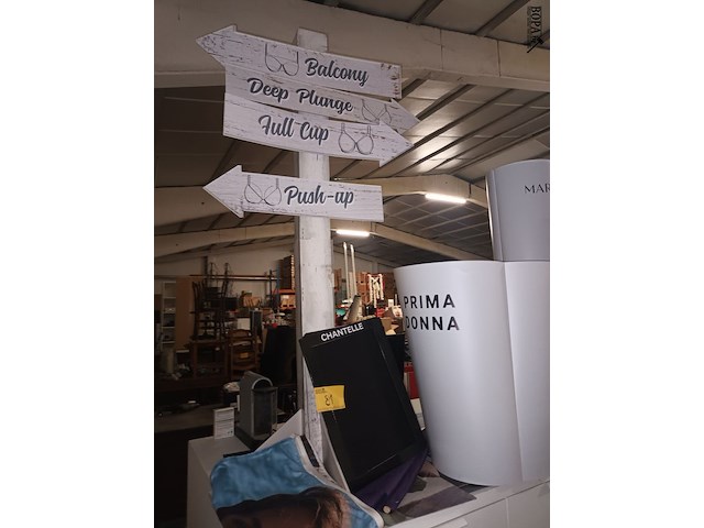 Lot 81 - promotiemateriaal - afbeelding 2 van  6