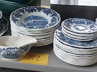 Lot 81 - servies ‘royal homes of britain’, ong 48 stuks - afbeelding 1 van  7