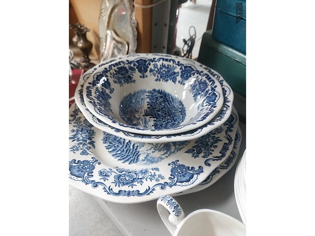 Lot 81 - servies ‘royal homes of britain’, ong 48 stuks - afbeelding 4 van  7