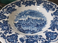 Lot 81 - servies ‘royal homes of britain’, ong 48 stuks - afbeelding 5 van  7