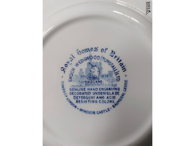 Lot 81 - servies ‘royal homes of britain’, ong 48 stuks - afbeelding 7 van  7