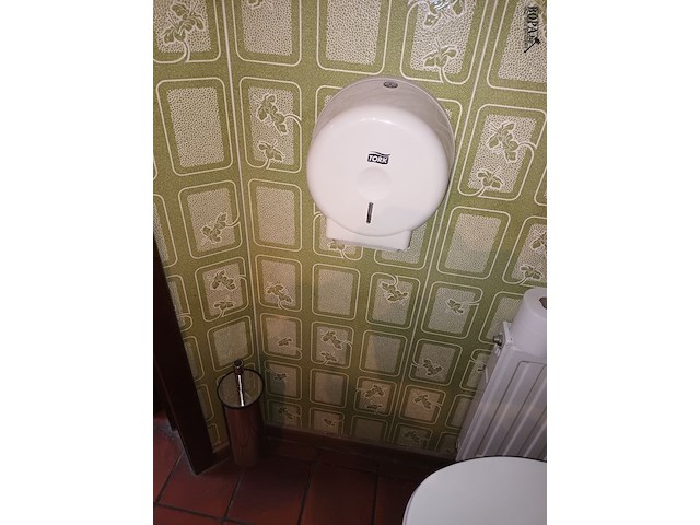Lot 81 - toilet accessoires. 4 stuks - afbeelding 4 van  4