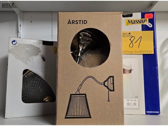 Lot 81 - verlichting 3 stuks - afbeelding 1 van  4