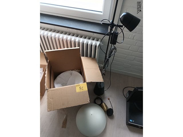 Lot 81 - verlichting. 3 stuks - afbeelding 1 van  5