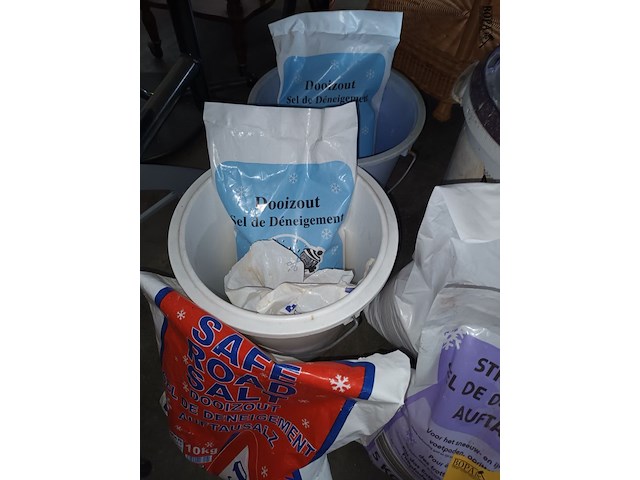 Lot 815 - strooizout - afbeelding 2 van  3