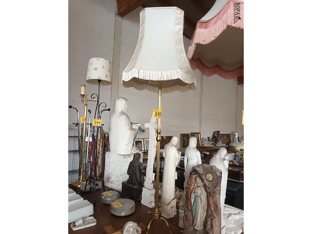 Lot 816 - staande lamp in koper - afbeelding 1 van  4
