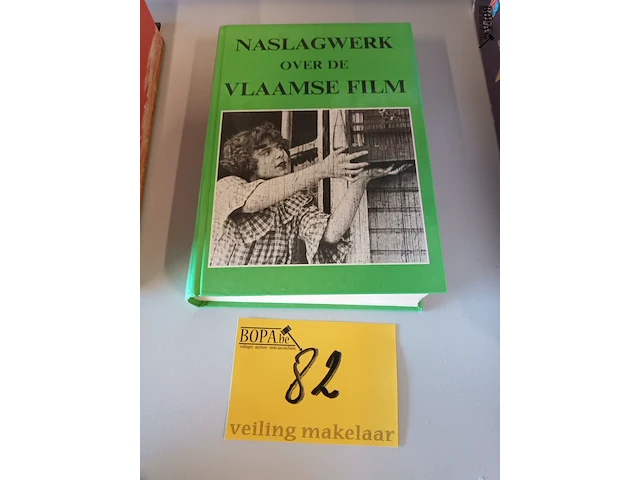Lot 82 - boek naslagwerk over de vlaamse film - afbeelding 1 van  3