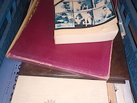 Lot 82 - boeken. 2 bakken - afbeelding 3 van  3