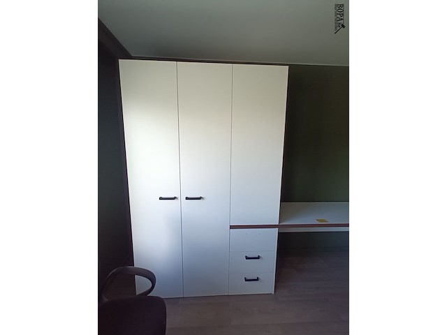 Lot 82 - bureau met aanbouw - afbeelding 4 van  6