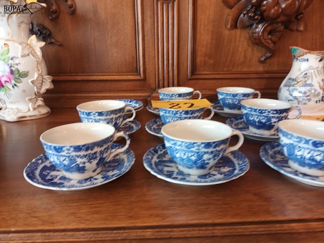 Lot 82 - chinees servies - afbeelding 2 van  5