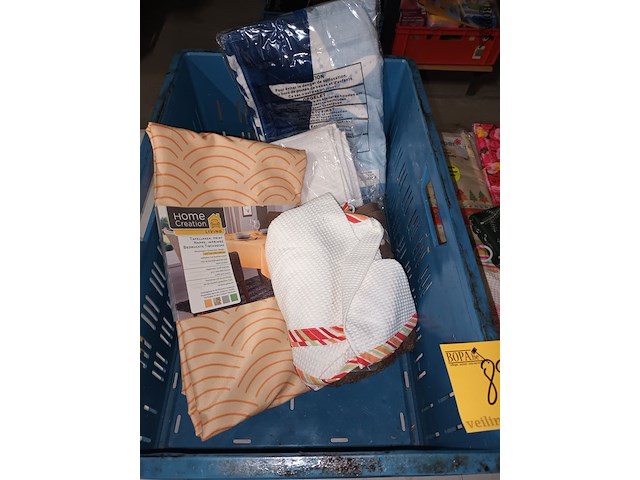 Lot 82 - divers textiel - afbeelding 2 van  5