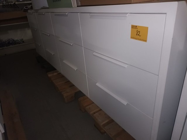Lot 82 - dubbelzijdige ladekast - afbeelding 3 van  3