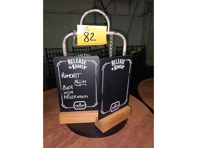 Lot 82 - flessenstandaard en menubordjes - afbeelding 1 van  3